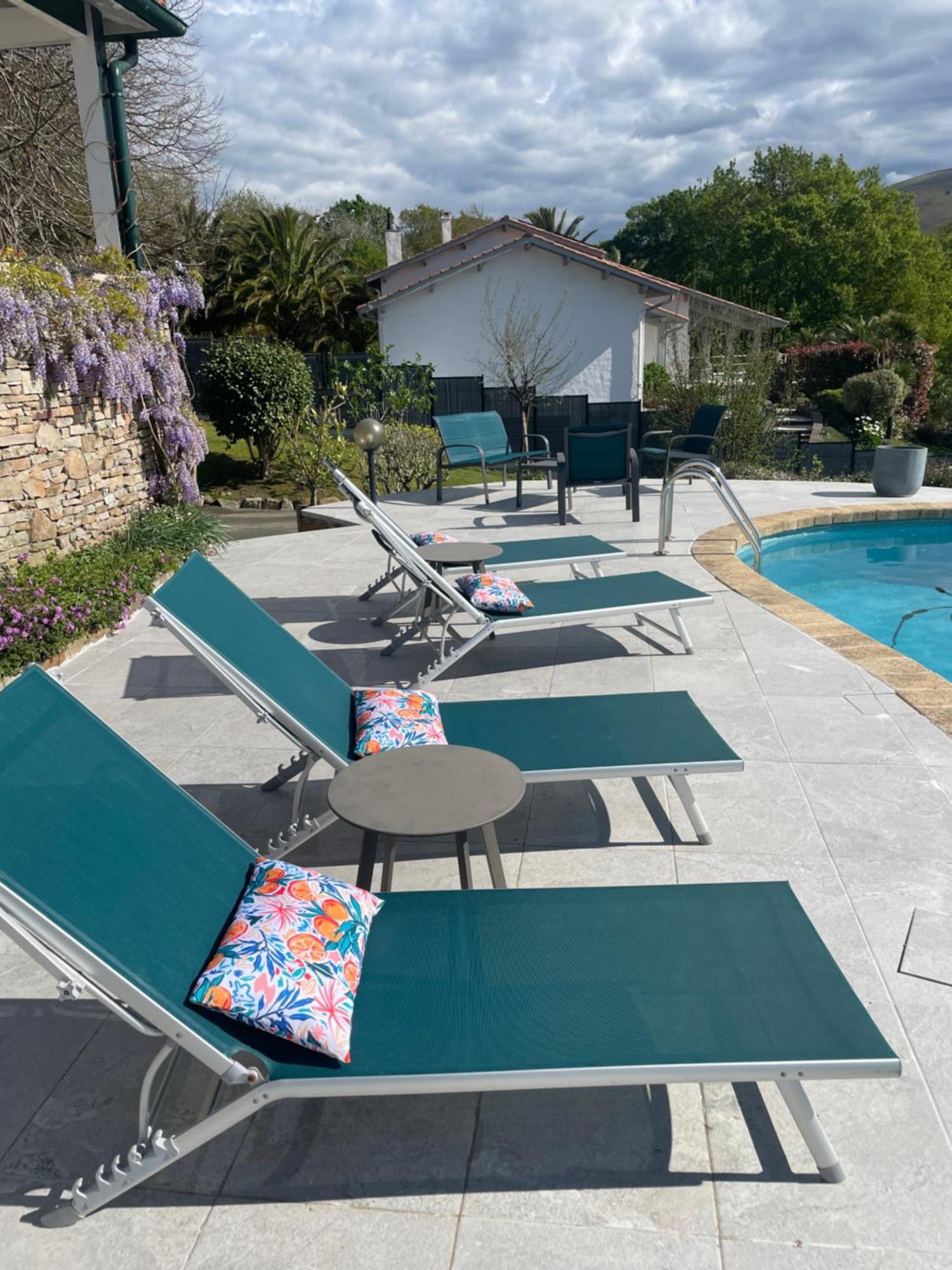 Guest House Maison Iratzean Ascain Exterior foto