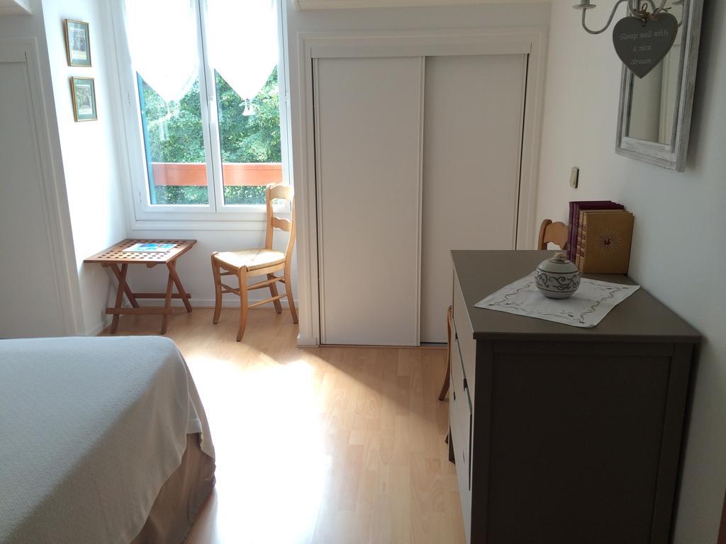Guest House Maison Iratzean Ascain Habitación foto